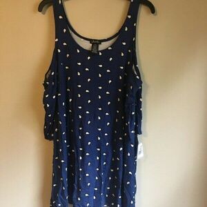 NWOT Justify medium cold shoulder tunic